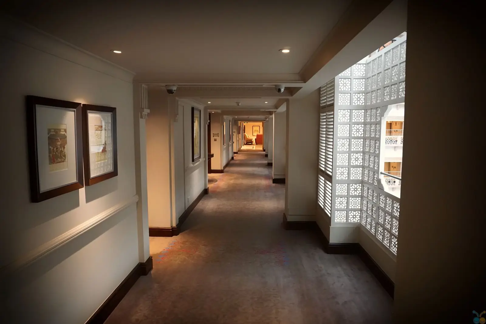 QuorvessianRoyalHaven interior corridor